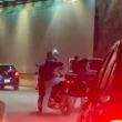Sujetos en moto roban Rolex a automovilista en bajo puente de Santa Fe; SSC investiga (captura tomada de redes) Sujetos en moto roban Rolex a automovilista en bajo puente de Santa Fe; SSC investiga (captura tomada de redes)