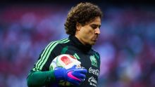 Memo Ochoa se equivoca de cara al inicio de la Copa del Mundo. MexSport