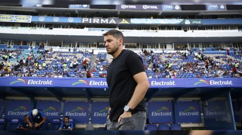 Larcamón fuera de Cruz Azul: la racha y el vestidor explotaron
