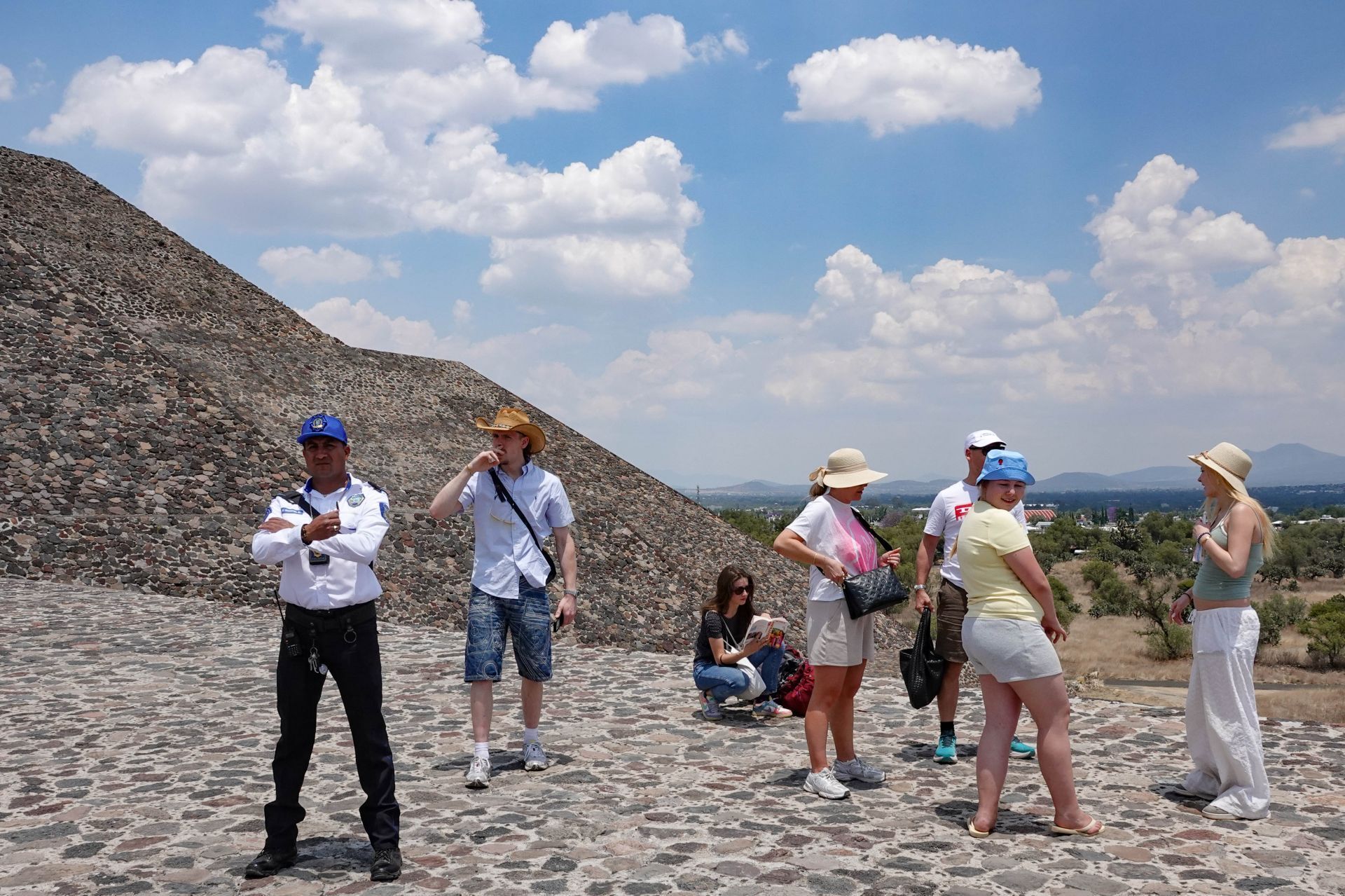 Autoridades reforzaron la seguridad en Teotihuacán con revisiones y vigilancia tras el ataque Foto Cuarto Oscuro 