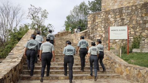 Efectivos de la Guardia Nacional encabezan las labores de seguridad en la zona arqueológica de Monte Albán.  Foto Cuarto Oscuro 
