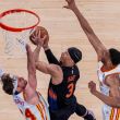 Se juega el tercer juego de las series de los Playoffs de la NBA. EFE