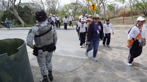 Agentes de la Guardia Nacional realizan rondas de vigilancia, en la zona arqueológica de Monte Albán, Oaxaca. (EFE)