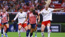 Chivas y Toluca empatan 1-1 en la última jornada. MexSport