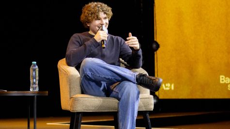 El director de cine británico, Kane Parsons presentó su proyecto más ambicioso hasta ahora; The Backrooms. Foto Brandon Díaz