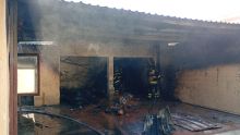 Bomberos lograron sofocar las llamas. Foto Especial