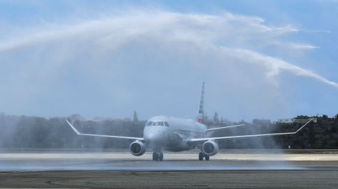 Fotografía que muestra un avión de American Eagle aterrizando en el Aeropuerto Internacional Simón Bolívar de Maiquetía, Venezuela. (EFE)