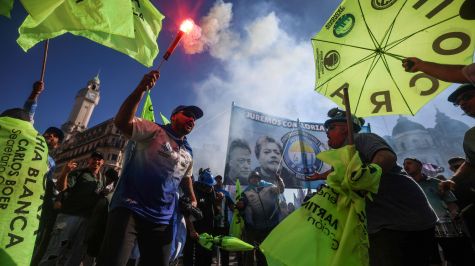 Miles de trabajadores protestan en Buenos Aires contra la reforma laboral de Javier Milei
