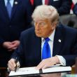Trump firma acuerdo bipartidista y pone fin al cierre parcial de Seguridad Nacional (Foto EFE)