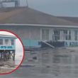 Fuerte oleaje provoca el colapso de marisquería en Matamoros (capturas de pantalla tomadas de X)