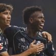 Vinicius enfría la fiesta del Barça con doblete y rescata al Madrid