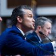 El secretario de Defensa de Estados Unidos, descartó que Irán tenga “delfines kamikaze”, pero no aclaró si su país cuenta con ellos. (EFE)