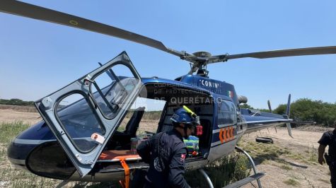 Choque entre un tren y una pipa que transportaba diésel, registrado a la altura del Puente de Viborillas, en el municipio de Colón, Querétaro dejó dos muertos. (Protección Civil del estado)