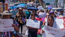Cerca de un centenar de parteras rurales de Chiapas se manifestaron para salvaguardar la continuidad de la partería tradicional (Foto: EFE)