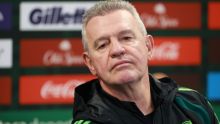 Javier Aguirre reafirma advertencia; quien no esté en el CAR está fuera de la Copa del Mundo. MexSport