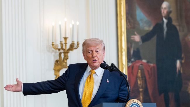 el presidente Donald Trump firmó la Estrategia Antiterrorista de Estados Unidos 2026 (Foto: EFE)