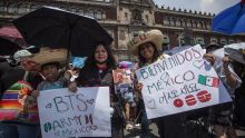 La expectativa por la anunciada aparición de BTS junto a la presidenta Claudia Sheinbaum provocó una multitudinaria concentración de seguidores en el Zócalo capitalino. Cuartoscuro