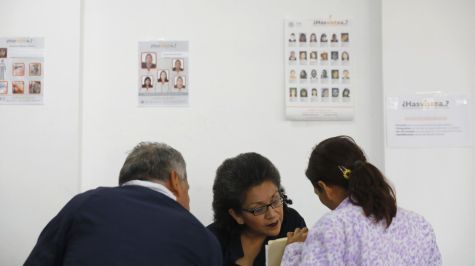 Madres buscadoras denunciaron irregularidades en el proceso de custodia de los hallazgos. Foto EFE
