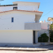 La antigua residencia de Rubén Rocha Moya en Culiacán recibió decenas de impactos de bala; autoridades confirmaron que el inmueble estaba deshabitado.. @jorgegogdl