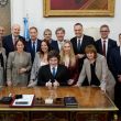 PolémicaEnGabineteDeMileiAcusanAJefeDeMinistrosDeOperacionesConCriptomonedasSinDeclarar
