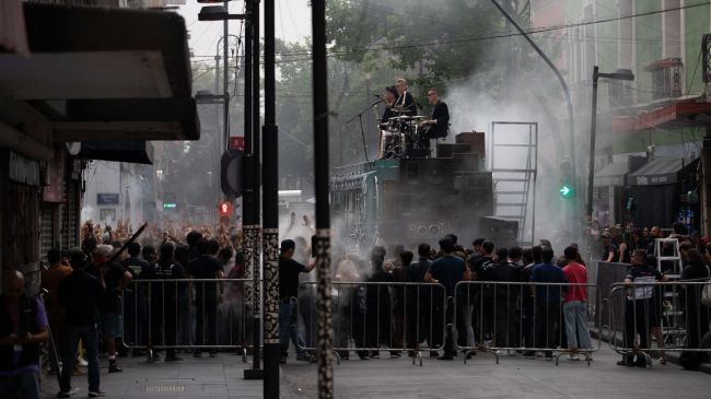  La banda irlandesa U2 en calles del centro histórico de la Ciudad de México, graban un video de su nuevo tema. FOTO: EDGAR NEGRETE LIRA/CUARTOSCURO.COM