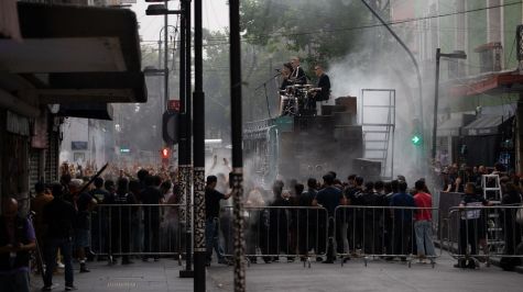  La banda irlandesa U2 en calles del centro histórico de la Ciudad de México, graban un video de su nuevo tema. FOTO: EDGAR NEGRETE LIRA/CUARTOSCURO.COM