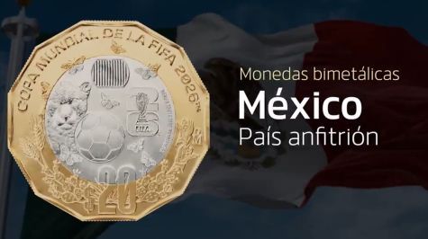 Al centro, ligeramente desfasado hacia la izquierda, un balón de fútbol y un jaguar; arriba, el contorno de la República Mexicana como imagen latente y, a la derecha, el logotipo de la FIFA 2026 y el microtexto MÉXICO TRIPLE SEDE MUNDIALISTA. Mariposas monarca distribuidas por el núcleo y arillo de la moneda. En el contorno superior la leyenda COPA MUNDIAL DE LA FIFA 2026™. A la derecha la ceca de la Casa de Moneda de México "M°". En el contorno inferior, al centro un agave, nopales en ambos costados, trigo a la izquierda y maíz a la derecha. En el exergo la denominación $20. (Banxico)