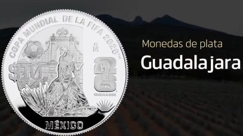 Un jimador, un balón de futbol y al fondo los Arcos de Zapopan. En el contorno superior, la leyenda COPA MUNDIAL DE LA FIFA 2026TM. En el exergo la palabra MÉXICO. A la derecha, la identidad gráfica definida por la FIFA para representar a la ciudad de Guadalajara. Se incluyen el logotipo de la FIFA 26 GUADALAJARATM, la denominación y la ceca de la Casa de Moneda de México “M°”. (Banxico)
