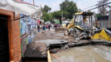 Autoridades mantienen un operativo para reparar la tubería dañada en Los Reyes Culhuacán; los trabajos podrían extenderse hasta 36 horas.