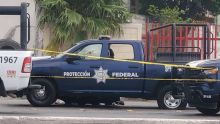 Los hechos se desencadenaron este domingo cuando una camioneta impactó deliberadamente el vehículo en el que se desplazaban los oficiales (Foto: Especial)
