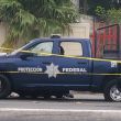 Los hechos se desencadenaron este domingo cuando una camioneta impactó deliberadamente el vehículo en el que se desplazaban los oficiales (Foto: Especial) Los hechos se desencadenaron este domingo cuando una camioneta impactó deliberadamente el vehículo en el que se desplazaban los oficiales (Foto: Especial)