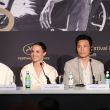 De izquierda a derecha, Michael Fassbender, Alicia Vikander, Hwang Jung-min y Na Hong-jin en la presentación de "Hope" en el Festival de Cannes. EFE/EPA/ANDREAS RENTZ / POOL