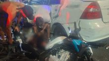 Paramédicos atendieron a los lesionados tras el choque en Iztapalapa.
