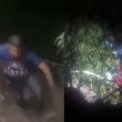 Camioneta con peregrinos se queda sin frenos y cae a un barranco en Hidalgo (Captura de pantalla tomada de redes) Camioneta con peregrinos se queda sin frenos y cae a un barranco en Hidalgo (Captura de pantalla tomada de redes)