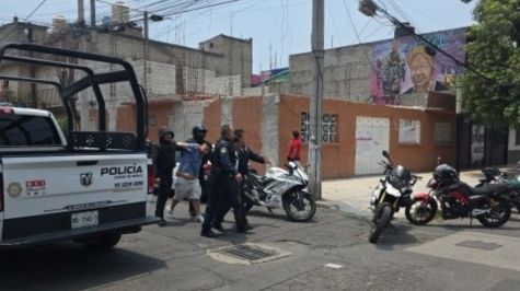 Los hechos se desencadenaron tras el reporte de un asalto a un cuentahabiente en las cercanías de la zona de La Raza (Foto: @RaulGtzNR) Los hechos se desencadenaron tras el reporte de un asalto a un cuentahabiente en las cercanías de la zona de La Raza (Foto: @RaulGtzNR)