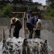 SEGIAGUA desplegó cuadrillas de refuerzo para atender nuevamente la fuga registrada en el Acuaférico de Topilejo, en Xochimilco.