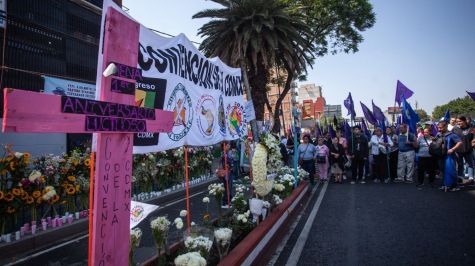 Familiares y amigos recordaron a Ximena Guzmán y José Muñoz en el lugar donde fueron asesinados en mayo de 2025. Cuartoscuro