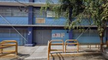 La detención se realizó luego de que una alumna de 15 años señalara directamente a este sujeto por presunto abuso en su contra en las instalaciones escolares (Foto: Googel Maps)