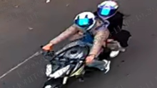 La SSC analiza cámaras para ubicar a motociclistas que realizaron disparos frente a la FEMDO en Paseo de la Reforma.