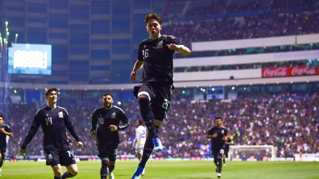 El centrocampista de Chivas, Brian Gutiérrez, abrió el marcador al minuto de juego tras aprovechar un error del portero de Ghana (Mexsport) El centrocampista de Chivas, Brian Gutiérrez, abrió el marcador al minuto de juego tras aprovechar un error del portero de Ghana (Mexsport)