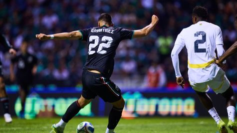 El delantero de Pumas, Guillermo Martínez, recibió un balón filtrado de Romo en el área y definió con un zurdazo para el 2-0 de México ante Ghana (Mexsport)