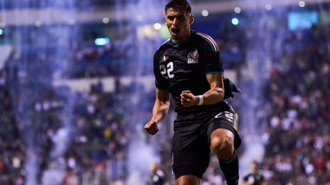 El delantero de Pumas, Guillermo Martínez, recibió un balón filtrado de Romo en el área y definió con un zurdazo para el 2-0 de México ante Ghana (Mexsport)