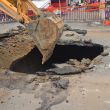 El incidente se localiza exactamente en la intersección de la Calle 4 y la Avenida 5, zona que se encuentra bajo resguardo para evitar accidentes (Foto: Especial)