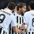 Juventus y Milan tropiezan; Roma y Como celebran en Italia