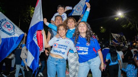 Los festejos se extendieron hasta la madrugada (Foto: Brandon Díaz)
