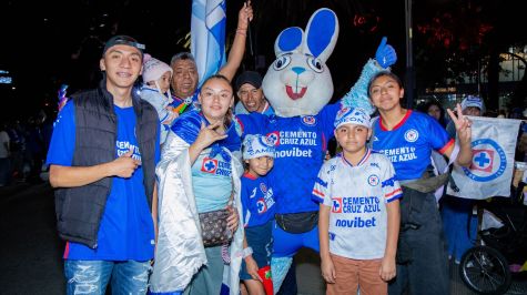 Los festejos se extendieron hasta la madrugada (Foto: Brandon Díaz)