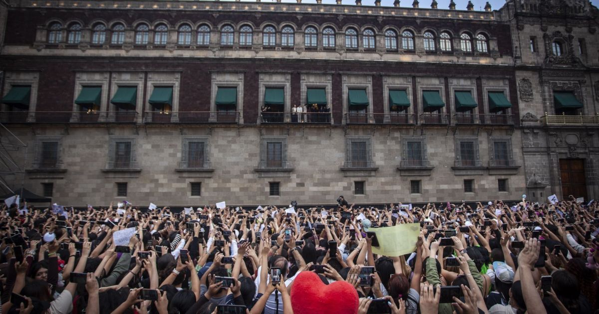 1080754 BTS Zócalo Capitalino web 1080754 BTS Zócalo Capitalino web