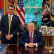 Trump recibe a Flávio Bolsonaro en la Casa Blanca en apoyo a su candidatura presidencial (EFE)