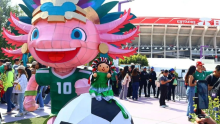 Autoridades desmintieron que la FIFA pidiera retirar el ajolote colocado cerca del Estadio Ciudad de México rumbo al Mundial 2026.