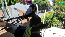 Una explosión por pirotecnia almacenada movilizó a bomberos y Protección Civil en un campamento de limpia de Benito Juárez. @JefeVulcanoCova